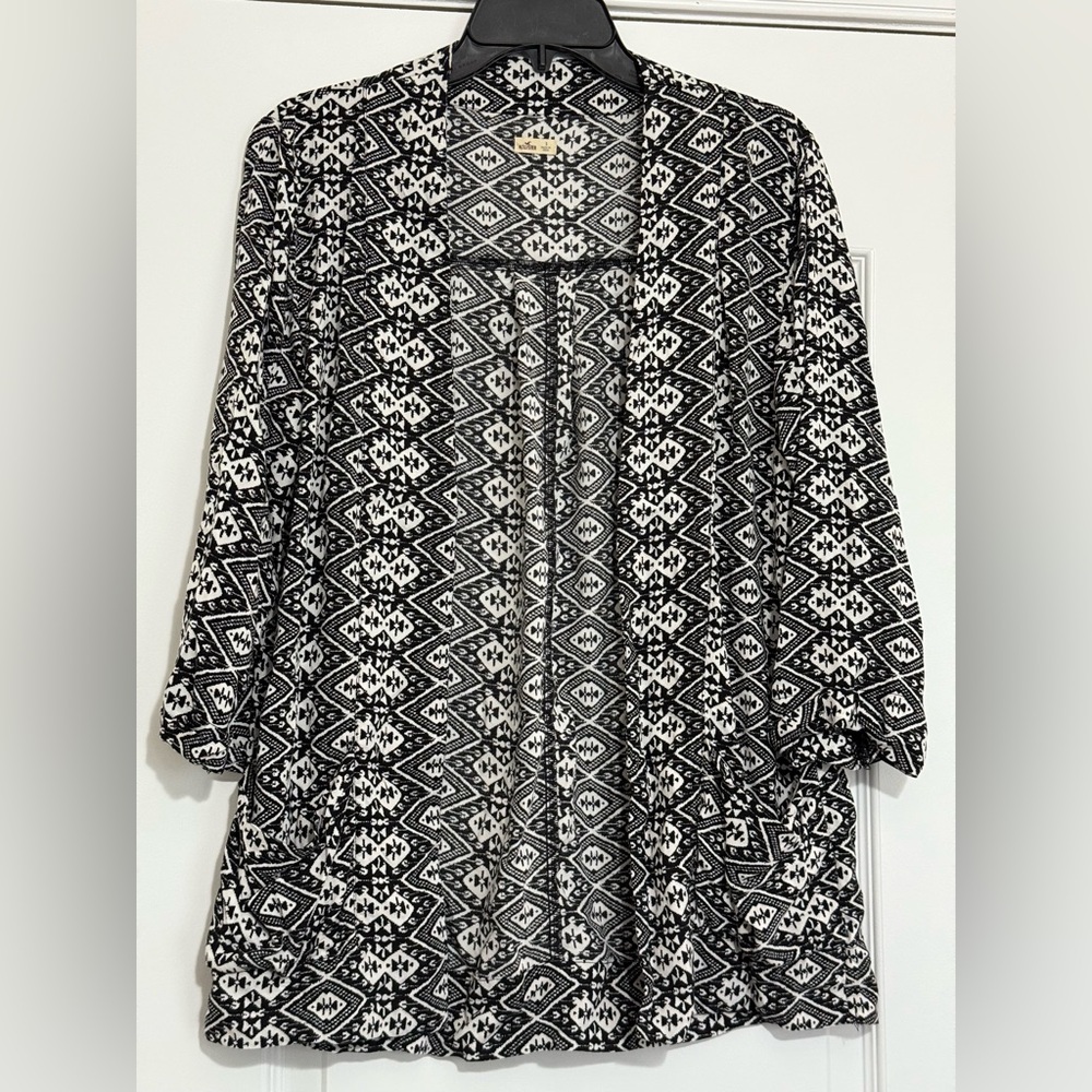Hollister Black and White Patterned Cardigan with Pockets Size Small